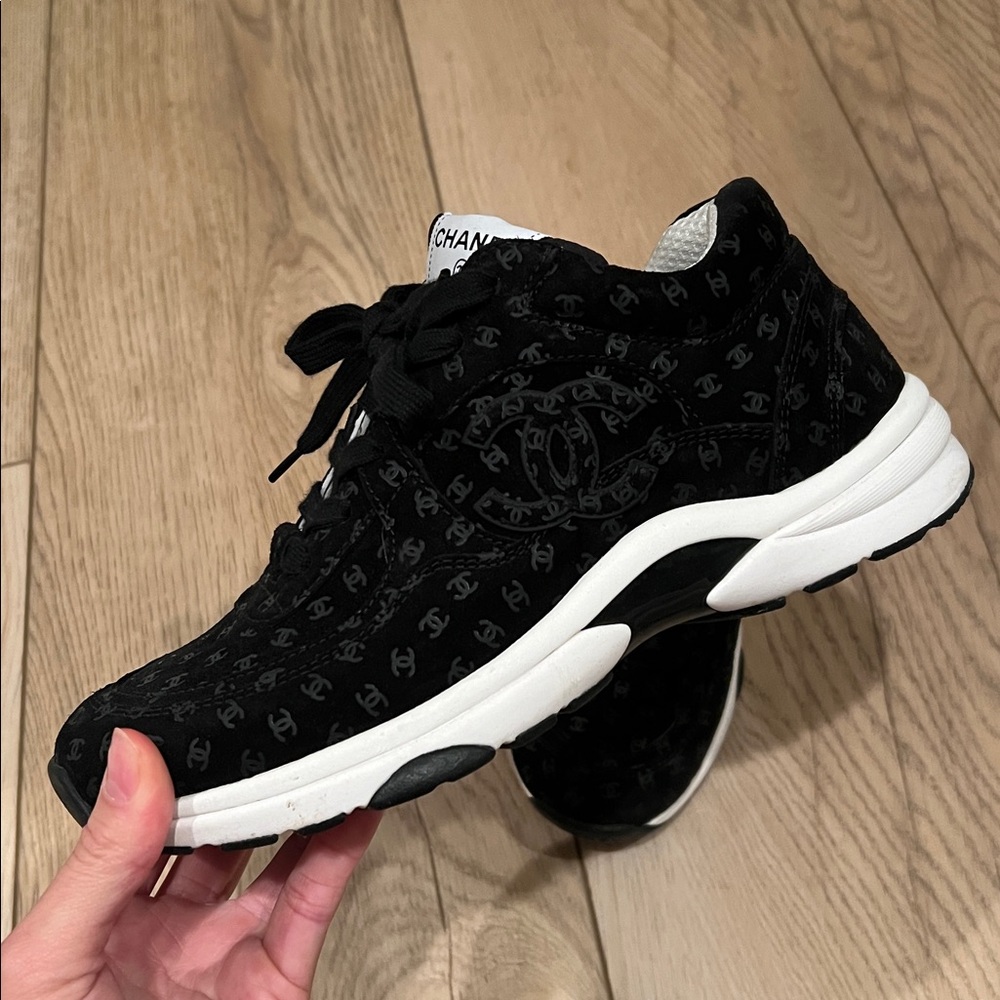 CHANEL 🖤Black and White Logo Sneakers